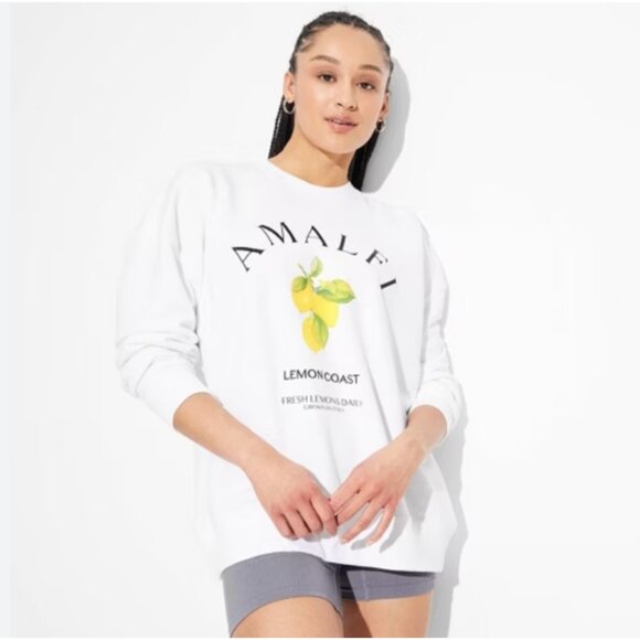 wild fable Tops - Wild Fable Women's Oversized Graphic Pullover Sweatshirt